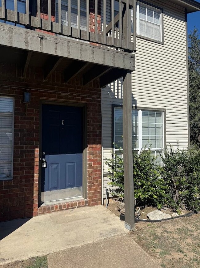 Photo - River Crossing 2 Bed 2 1/2 Bath - 2 Story Townhome