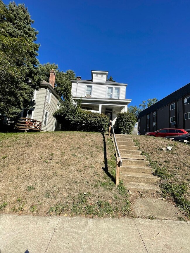 Photo - 3 bedroom 1 bath single family home with y...