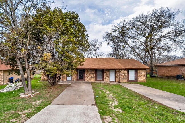 Building Photo - 1503 Indian Trail Unit A Rental