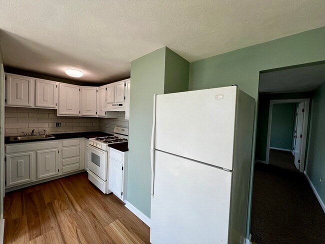 Building Photo - 22 Saint Germain St Rental