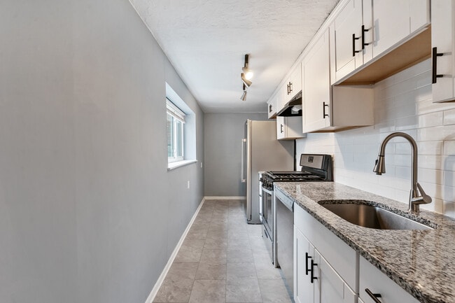 Photo - 1313 Lowrie St