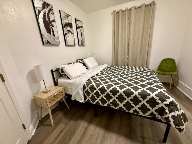 Photo - 747 Fourth St