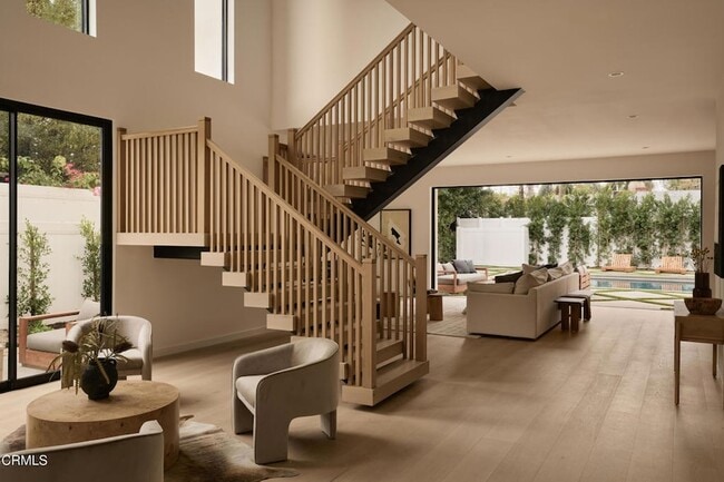 Photo - 11638 Kling St