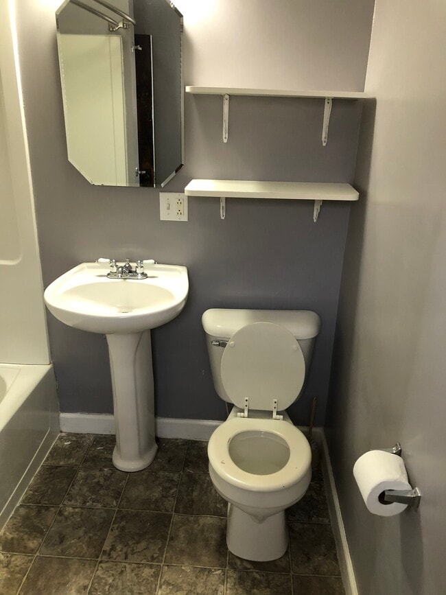 Baño - 812 Swift Ave Unidad 812
