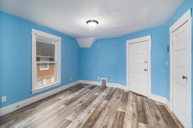 Photo - 709 Steward Ave Unidad Apt 4