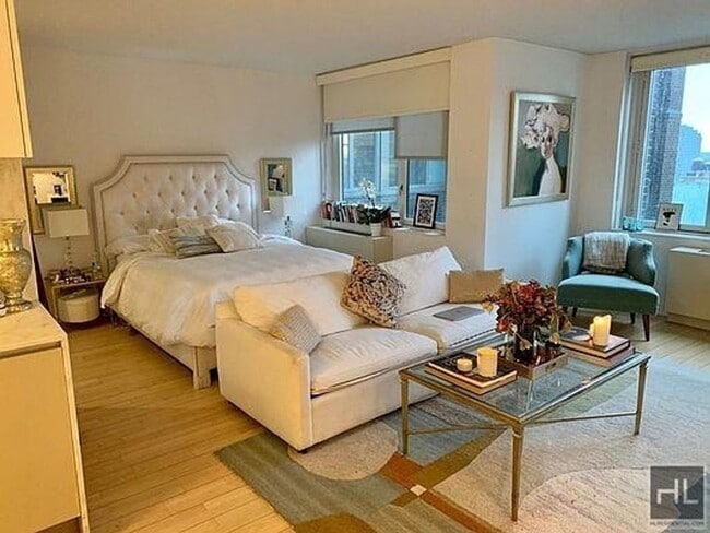 Building Photo - WEST 57 STREET Unit F