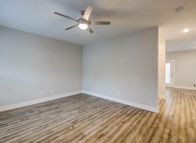 Photo - 2129 Bayport Ave