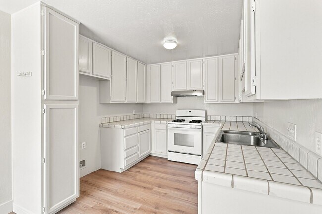 Photo - 224 Green Meadow Dr