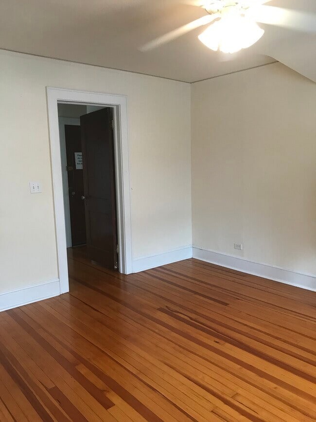 Bedroom with Walk in - 124 Shippan Avenue Ext Unit 2