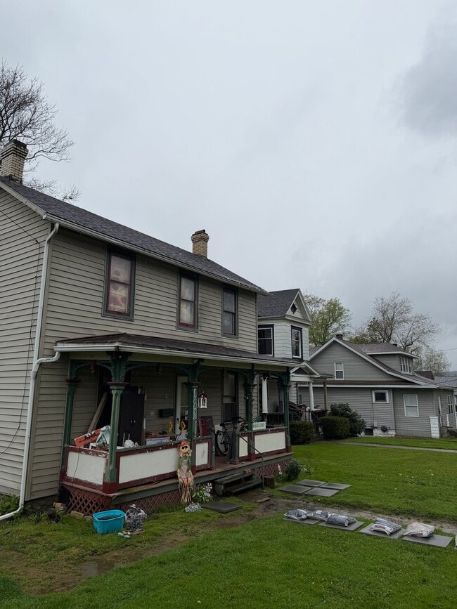 Building Photo - 153 E Bissell Ave