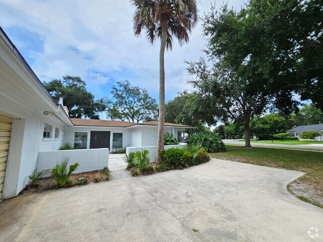 Building Photo - Charming 3-Bedroom Retreat with Spacious 1... Rental