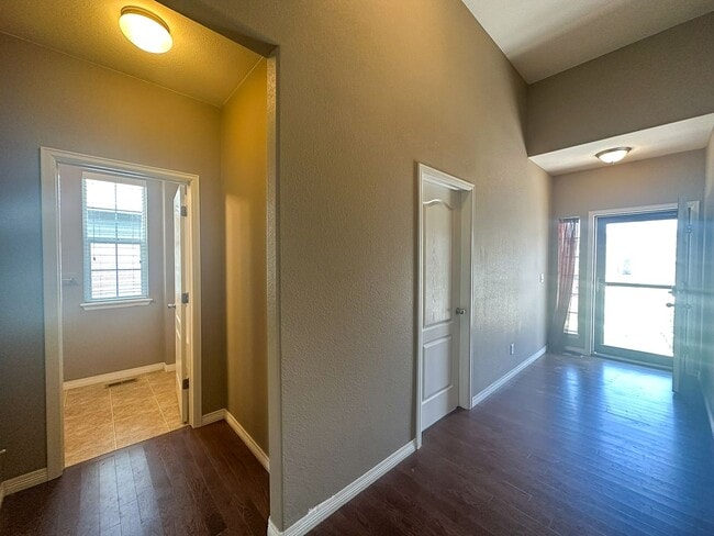 Photo - 4bd house in a heart of Dove Village!