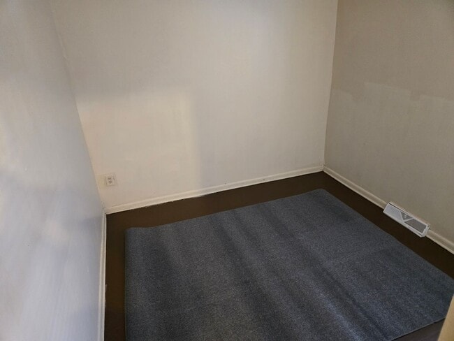 Photo - 3 Bedroom 1 Bathroom Townhouse