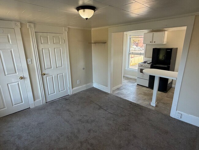 17 Knight St Unit C