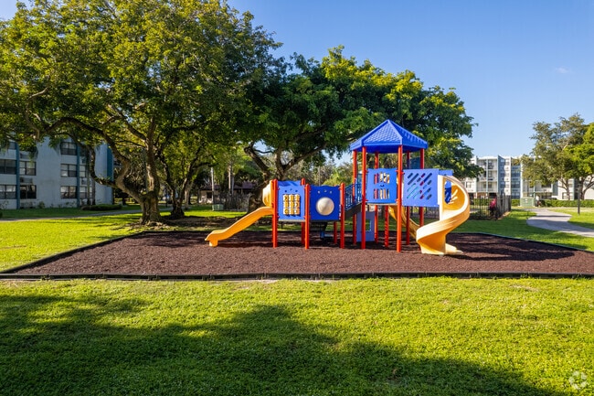 Kids Playground - Club at Emerald Waters