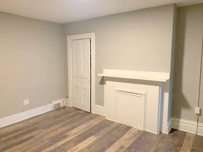 Building Photo - Amazing Fully Renovated 5 Bedroom (or 6)/ Two Bathroom House with Central Air and Back Yard - Clo...