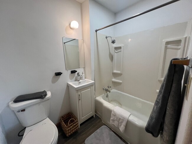 Photo - Pinewood Apartments