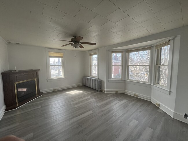 Photo - 1000 E Philadelphia St Unit Upstairs Apartment