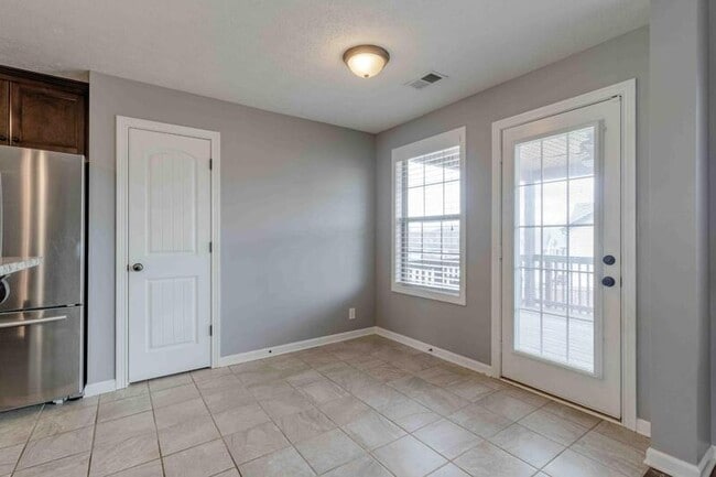 Photo - 1063 Freedom Dr