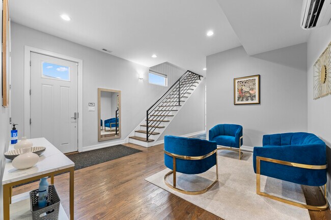 Photo - 2437 W Jackson Blvd