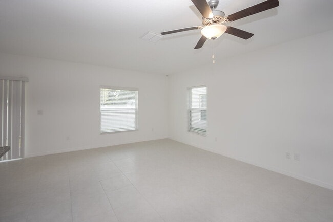 7339 Spring Snowflake Ave