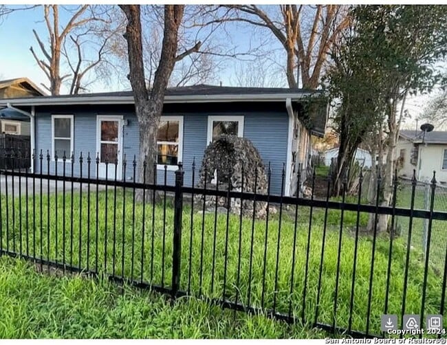 Photo - 230 E Hafer Ave
