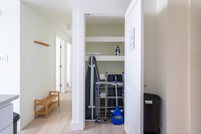 Flats on the Hill (Furnished Suites)