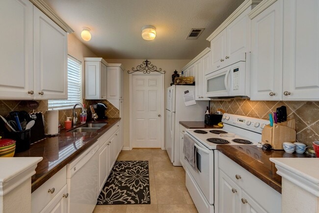 Photo - AUGUST PRE-LEASE!  Beautiful 3 Bed, 3.5 Ba...