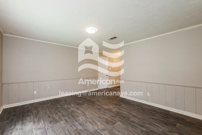 Photo - 2825 Glenderry St
