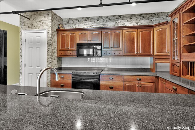 Photo - 250 W Washington St Unit 4