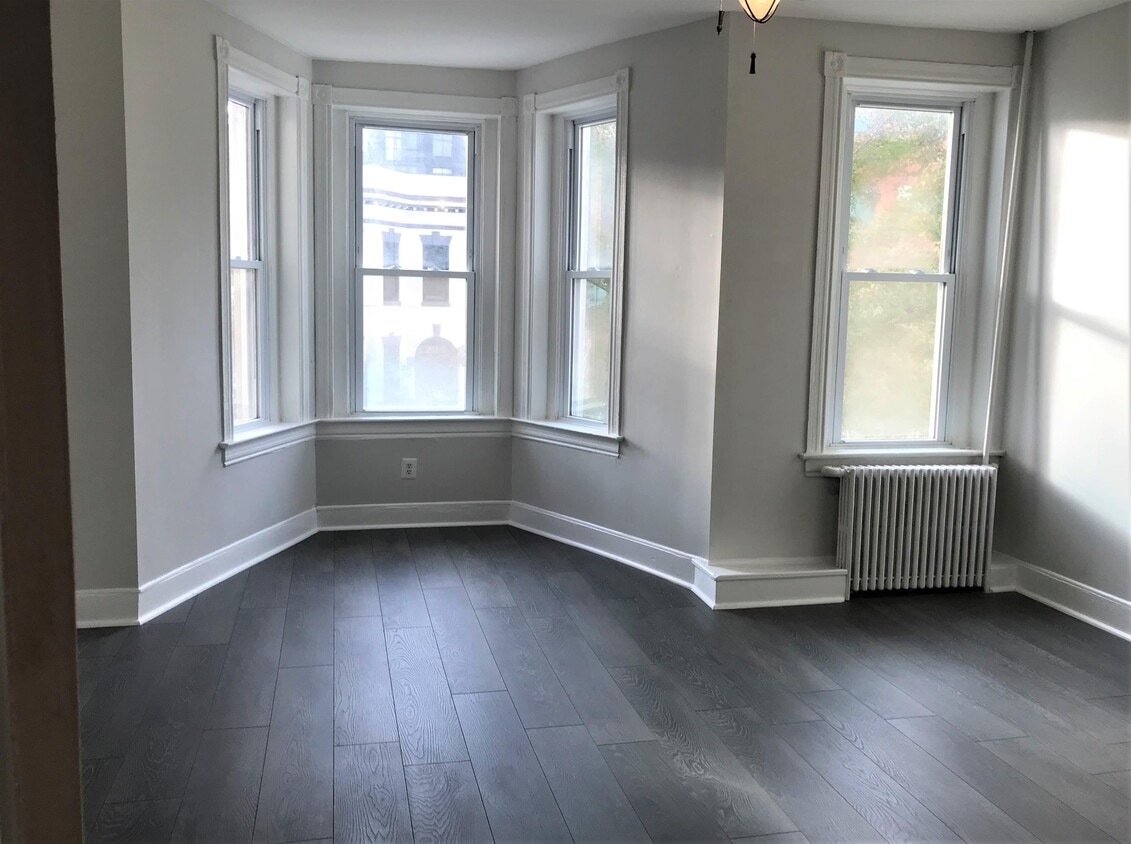 Photo - 725 7th St NE (Washington, DC)