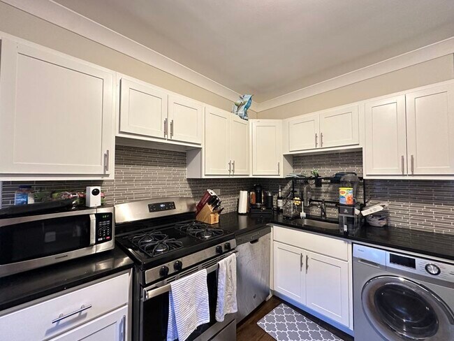 Photo - 842 W Waveland Ave Unit J09P