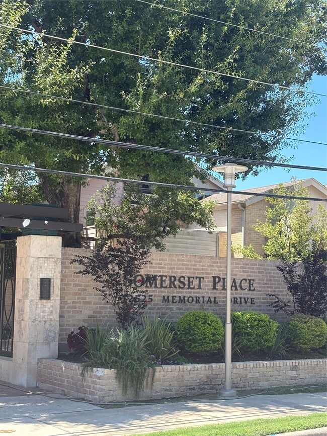 Photo - 12625 Memorial Dr Unidad 91