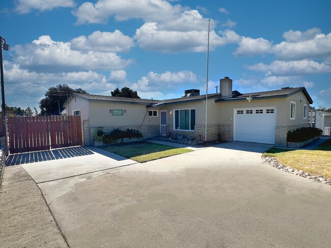 **Upper Yucaipa** 3 bedroom 2 bath home - **Upper Yucaipa** 3 bedroom 2 bath home