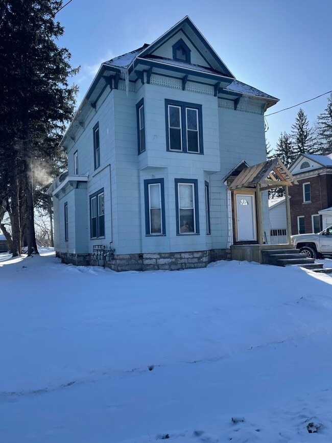 Photo - 714 State St Unit 714 State St Apt 4