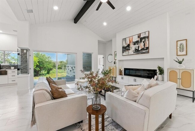 Photo - 418 Bedford Dr