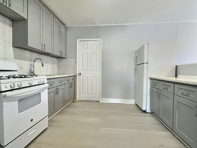 Photo - 256 Lexington Ave Unit 2