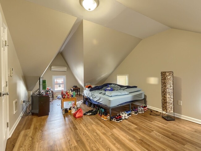 Building Photo - 142 S 29th St Unit B Rental