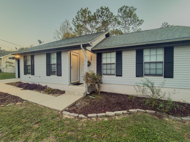 Photo - 209 Pinoak Ct W