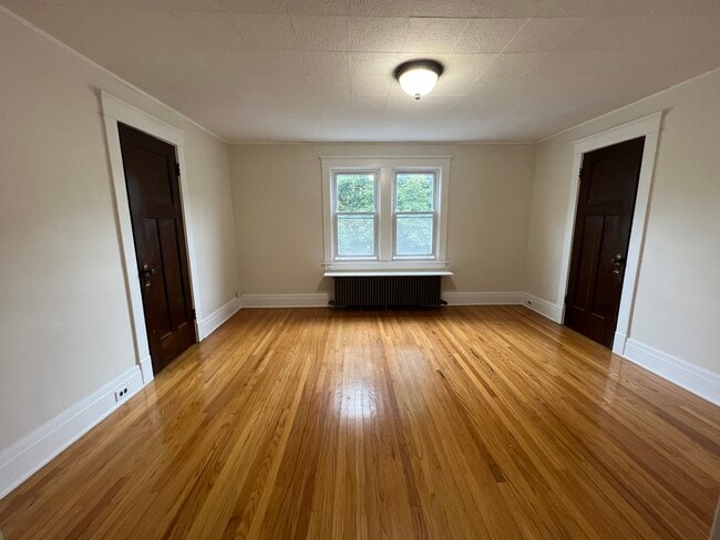 Photo - 61 Hirschfield Dr Unit Upper