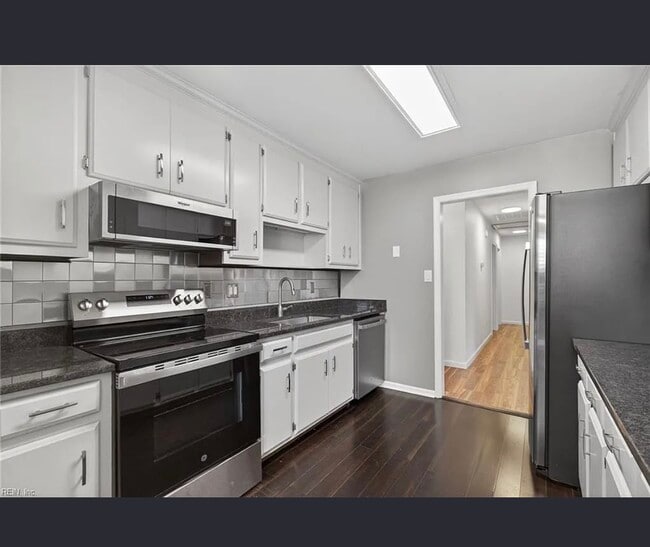 Photo - 744 Flagship Dr