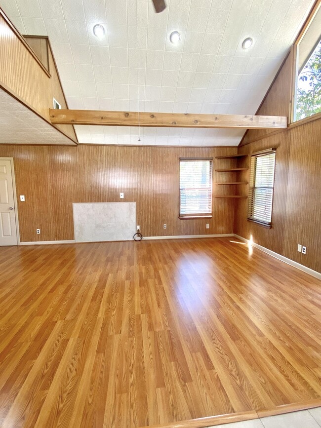 Photo - 4069 Christopher Ln