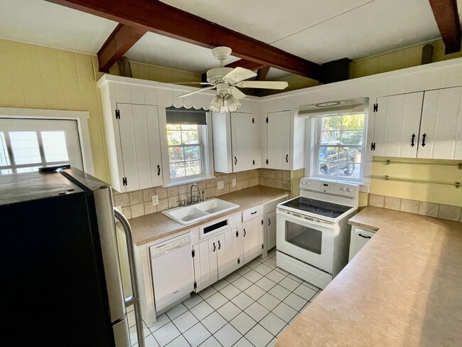 Photo - 2115 Belvedere Ave