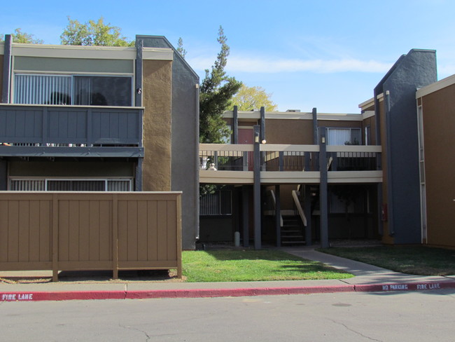 Primary Photo - 5440 Marconi Ave Apartments