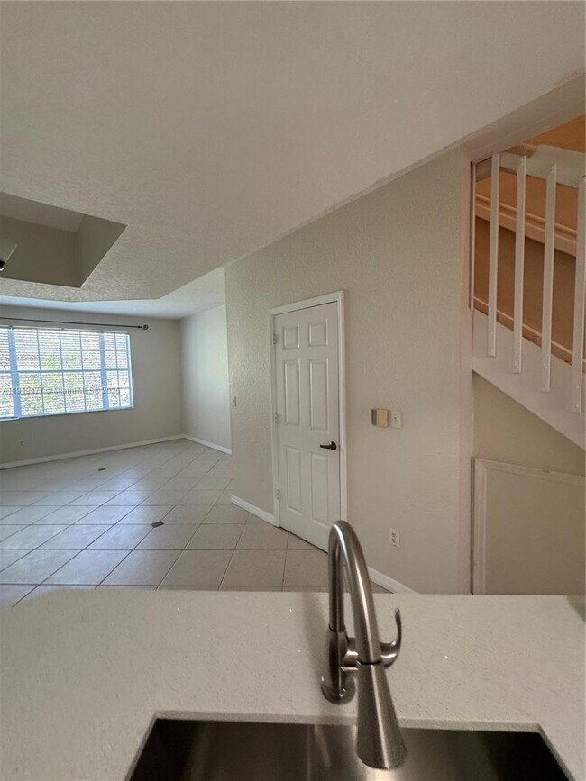 Photo - 775 SW 148th Ave Unidad 1606