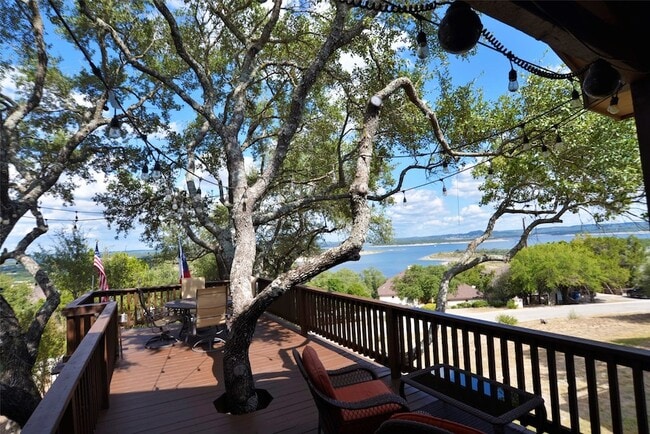 Photo - 785 Lake Forest