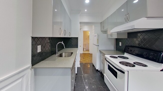 Photo - 710 Spadina Ave. Unit 208