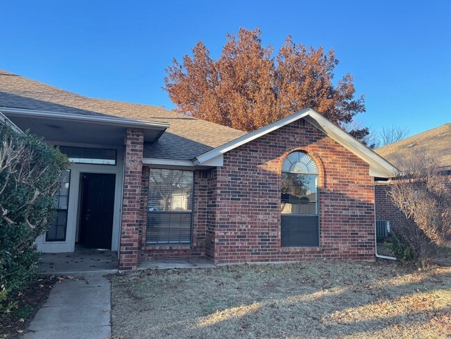 Building Photo - 621 Gyrfalcon Dr