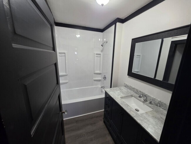 Photo - MOVE IN READY - 1/2 OFF SECURITY DEPOSIT