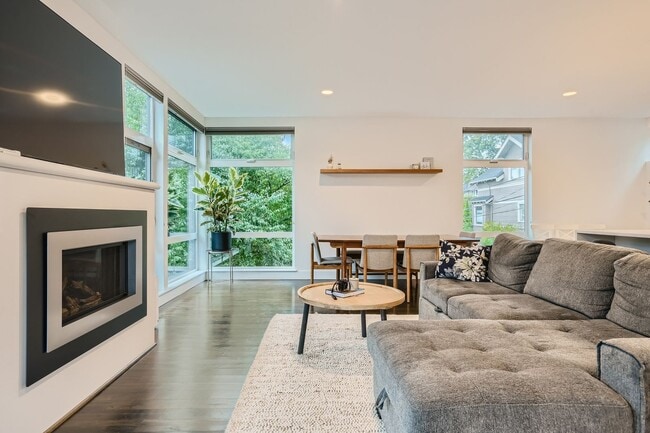 Photo - Queen Anne Home